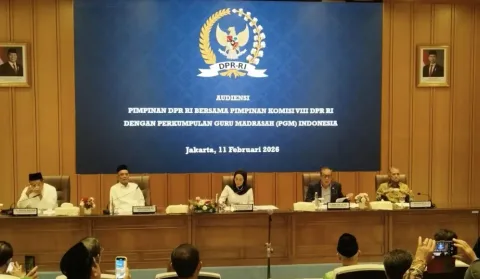 Reformasi Madrasah: DPR Tagih Janji Eksekutif Soal Kesejahteraan & Status Guru