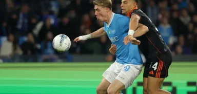 Malam Keajaiban di Naples: Como 1907 Pulangkan Napoli Lewat Drama 14 Penalti