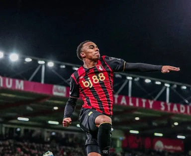 Liverpool di Posisi Terdepan: Arne Slot Bidik Eli Junior Kroupi, Sensasi Remaja Bournemouth yang Dijuluki 'The Next Mbappe'