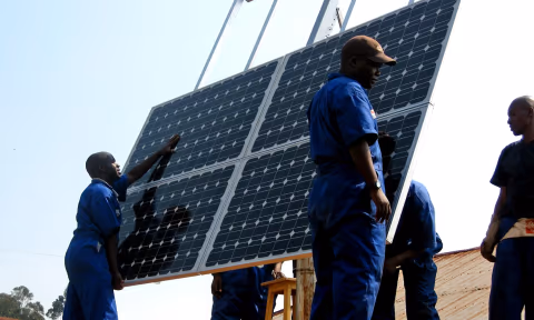 Revolusi Cahaya: Afrika Pimpin Pertumbuhan Energi Surya Global dengan Proyeksi Kapasitas Ganda di 2028