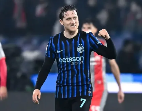 Dominasi Inter di Derby dโItalia: Keunggulan Numerik dan Efektivitas Zielinski Tundukkan Perlawanan Juventus