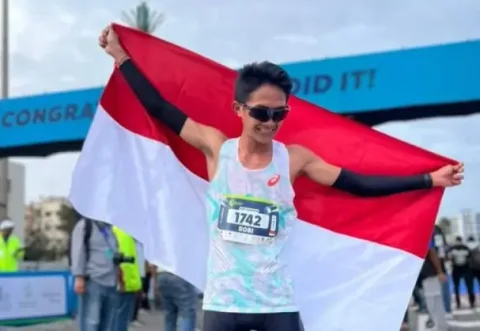 Sejarah di Tanah Matador: Robi Syianturi Hancurkan Rekor Nasional & ASEAN di Sevilla Marathon