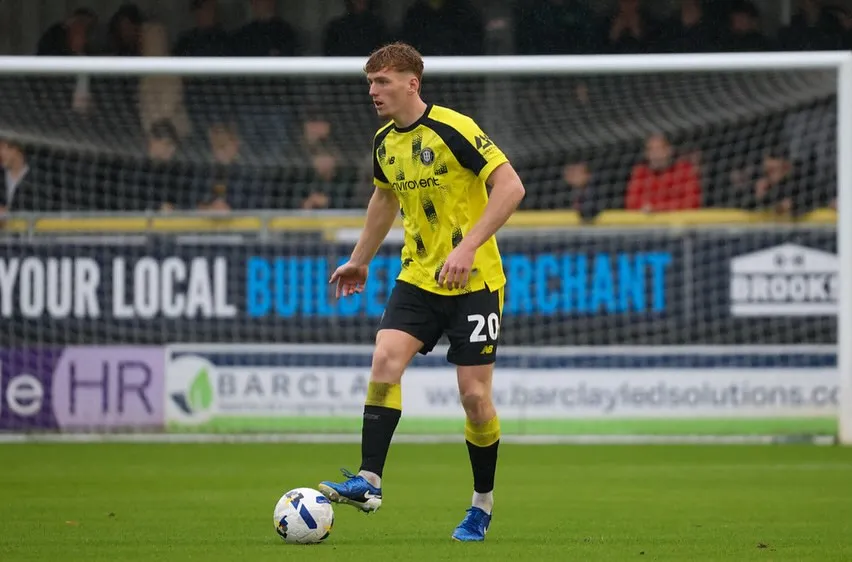 Kembalinya Sang 'Lionheart': Bobby Faulkner Pulih dari Cedera, Berikan Suntikan Moral bagi Pertahanan Harrogate Town