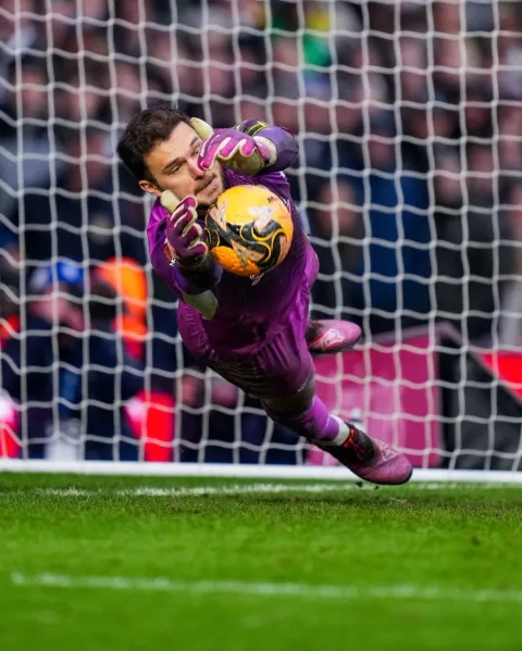 Drama Adu Penalti di St Andrew's: Leeds United Melaju ke Babak Kelima FA Cup, Sean Longstaff Jadi Pahlawan