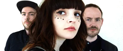 Sinergi Kreatif: Chvrches Konfirmasi Album Baru dan Kontribusi Soundtrack "Tell Me Lies