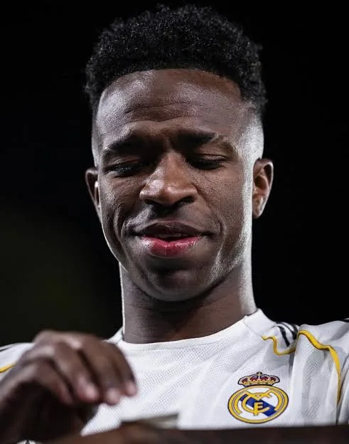 Tensi Tinggi di Lisbon: Vinícius Júnior Hadapi Provokasi dan Taktik "Parkir Bus" Jose Mourinho di Markas Benfica