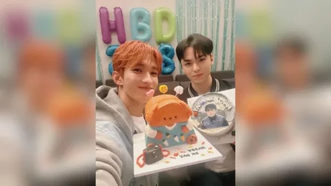Pesta '218 Brothers': Carat Rayakan Ulang Tahun DK dan Vernon SEVENTEEN dengan Dominasi Tagar Global