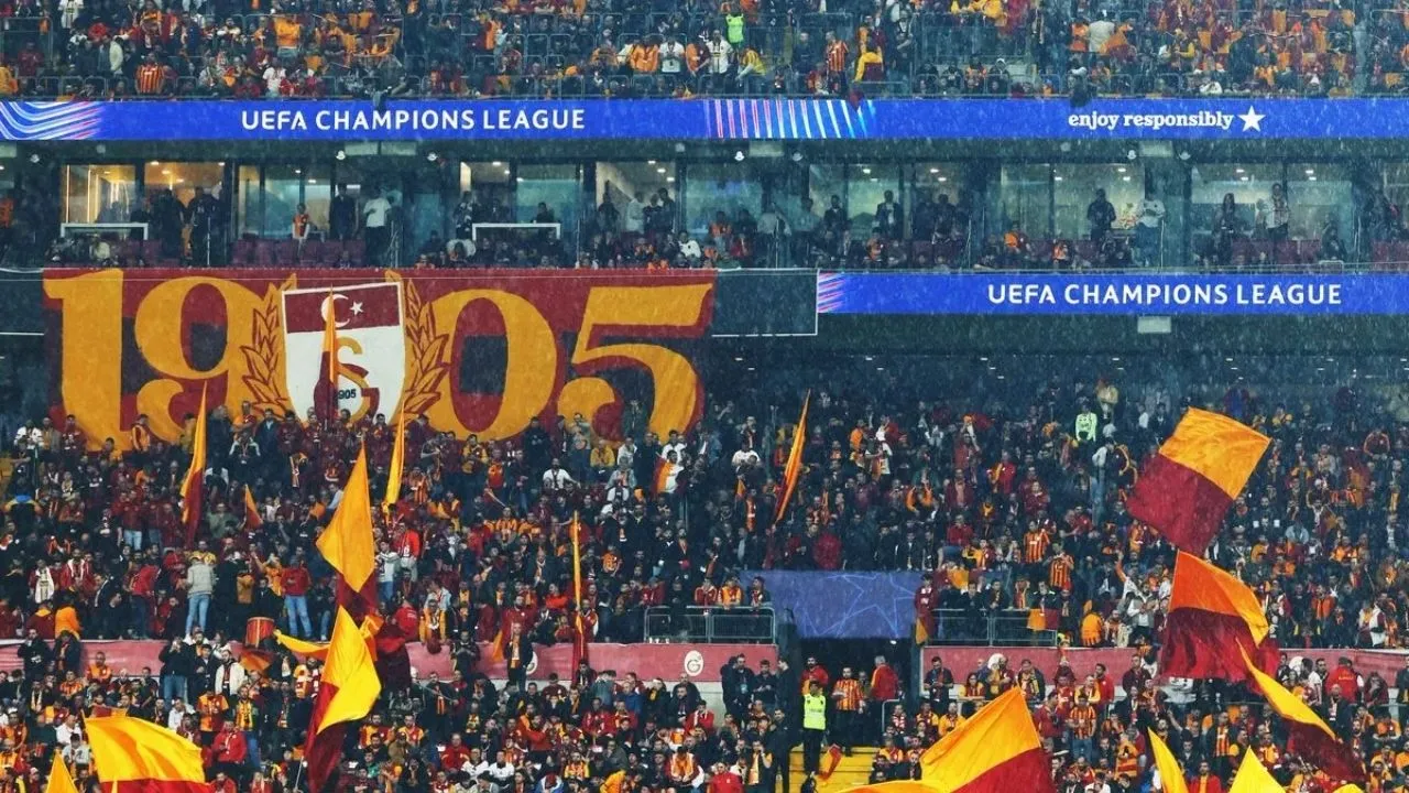 Neraka Istanbul: Galatasaray Bungkam 10 Pemain Juventus dengan Skor Telak 5-2 di Playoff Liga Champions