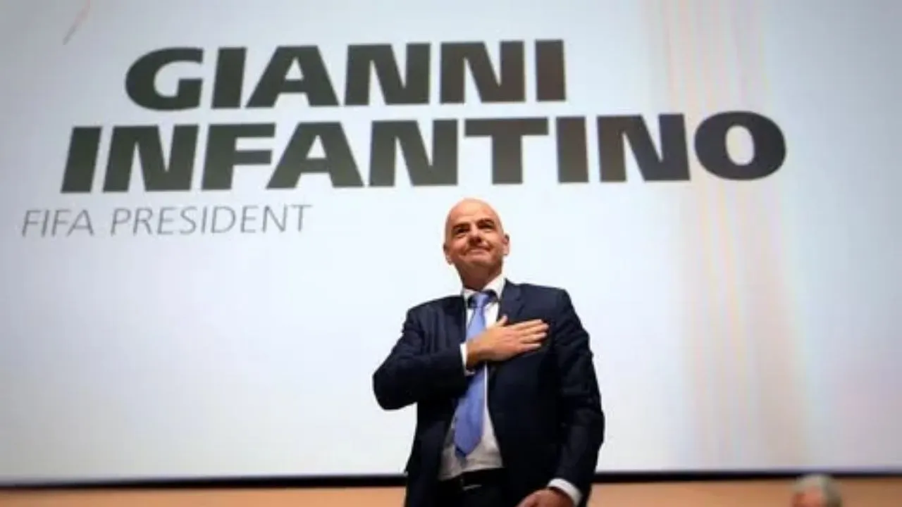 Koleksi Paspor Sang Presiden: Gianni Infantino Resmi Jadi Warga Negara Lebanon di Tengah Krisis Negara