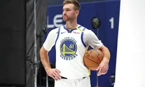 Chase Center Bergemuruh! Kristaps Porzingis Terima 'Standing Ovation' Dalam Debut Sulung Bersama Warriors