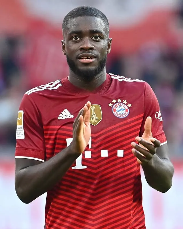 Komitmen Sang 'Monster' Pertahanan: Dayot Upamecano Ungkap Alasan Setia Bersama Bayern Munich
