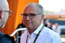 Bos F1 Melawan Balik! Stefano Domenicali Minta Pengkritik Regulasi 2026 'Tetap Tenang'