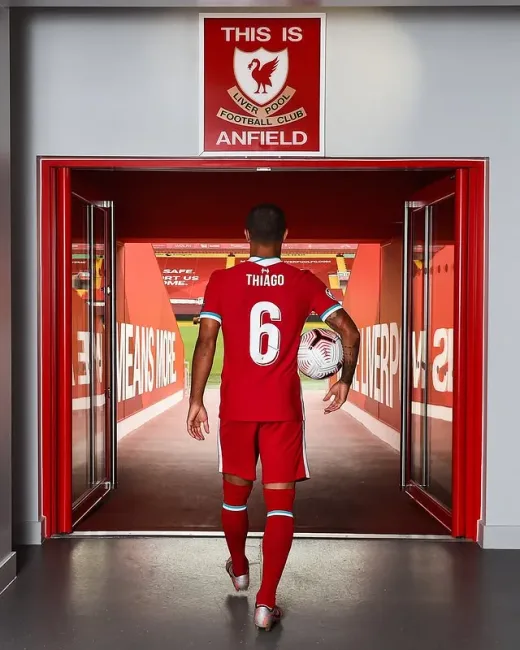 Dilema Taktis Arne Slot: Prediksi Formasi Liverpool Kontra Nottingham Forest di Tengah Badai Cedera