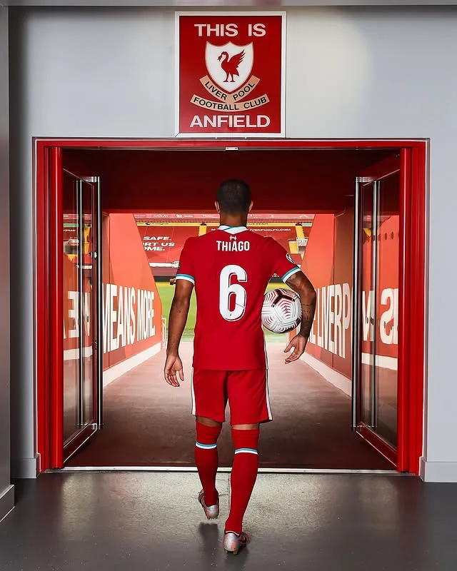 Dilema Taktis Arne Slot: Prediksi Formasi Liverpool Kontra Nottingham Forest di Tengah Badai Cedera