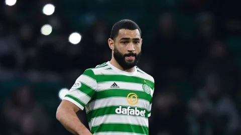 Suksesor Sejati Carter-Vickers: Mengapa Celtic Wajib Mengamankan Julian Araujo Secara Permanen