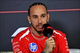 Wahyu dari Maranello: Lewis Hamilton Ungkap Perubahan Mentalitas di Ferrari Setelah 'Masa Kelam' Awal Musim
