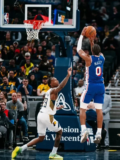 Kembalinya Sang Raja: Joel Embiid dan Tyrese Maxey Hancurkan Pacers 135-114 di Indianapolis
