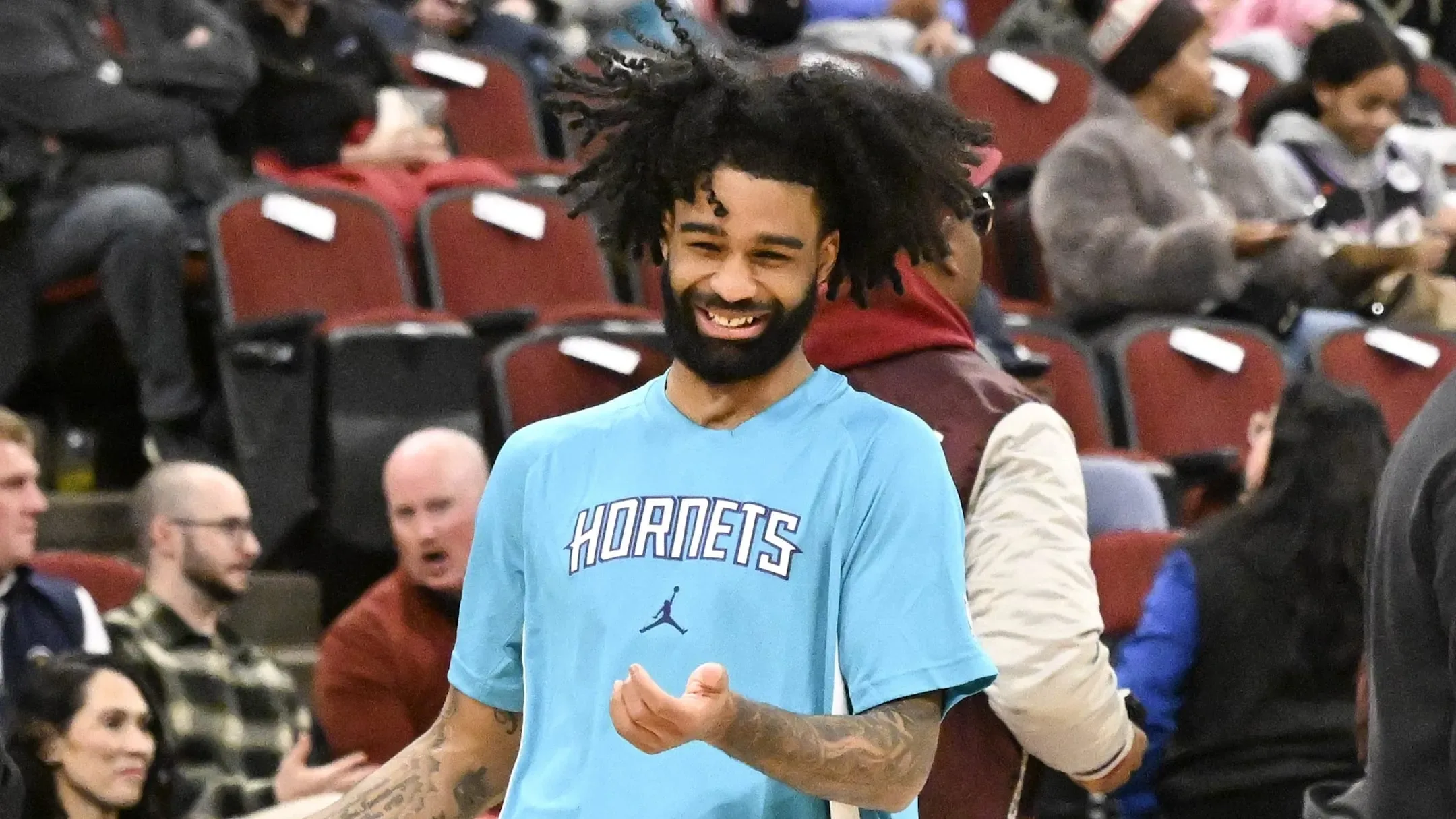 Pulang Kampung yang Manis: Coby White Langsung Unjuk Gigi dalam Debut Bersama Hornets di Chicago
