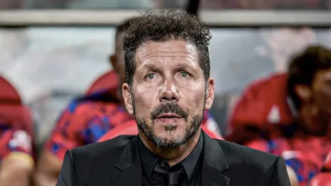 Momen Emosional: Diego Simeone Tegaskan Fokus Penuh di Tengah Spekulasi Masa Depan