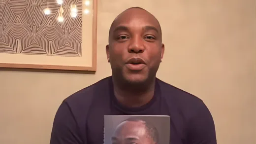 Jendela Sang Legenda: Buku Terbaru Benni McCarthy Ungkap Sisi Lain Kehidupan Ikon Sepak Bola Afrika Selatan