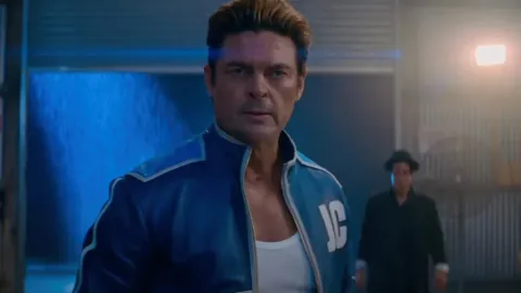 Waktunya Pertunjukan: Trailer Mortal Kombat 2 Pamerkan Karl Urban sebagai Johnny Cage yang Ikonik