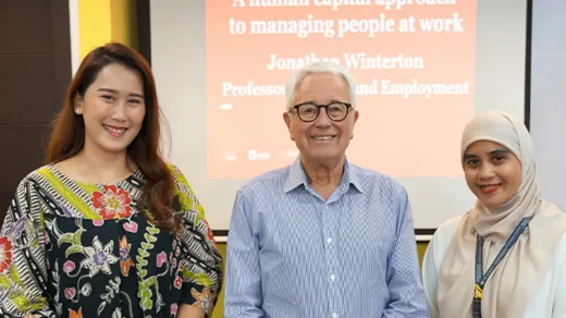 Standar Global: Dosen FEB UI Sabet Penghargaan Asia Marketing Journal Best Paper Award 2026