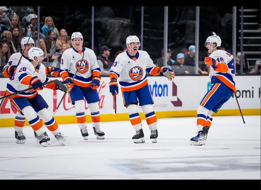 Schaefer-Mania Melanda NHL: Sensasi Rookie Islanders Curi Perhatian dalam Kemenangan Atas Canadiens