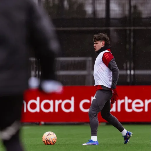 Krisis Cedera Menghantui Anfield: Arne Slot Konfirmasi Absensi Lapis Kedua Jelang Jamuan West Ham