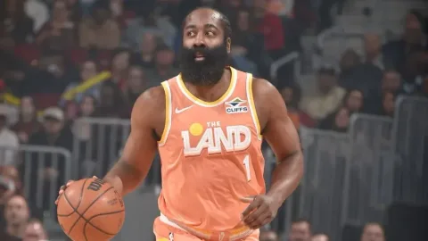 Krisis Kontrol Bola: James Harden Kesulitan Melakukan Dribble Akibat Fraktur Ibu Jari