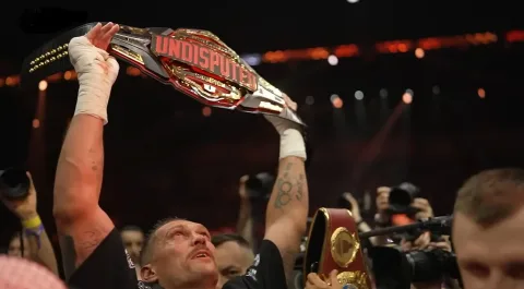 Duel Lintas Disiplin di Giza: Oleksandr Usyk Pertaruhkan Sabuk Heavyweight Melawan Rico Verhoeven