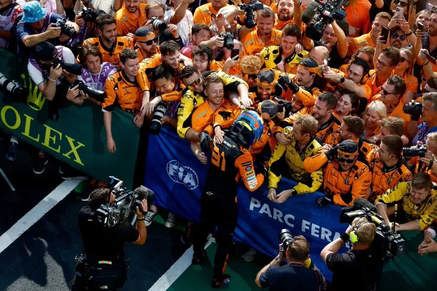Di Balik Layar Netflix: Realitas Brutal F1 yang Tak Pernah Anda Lihat di Layar Kaca