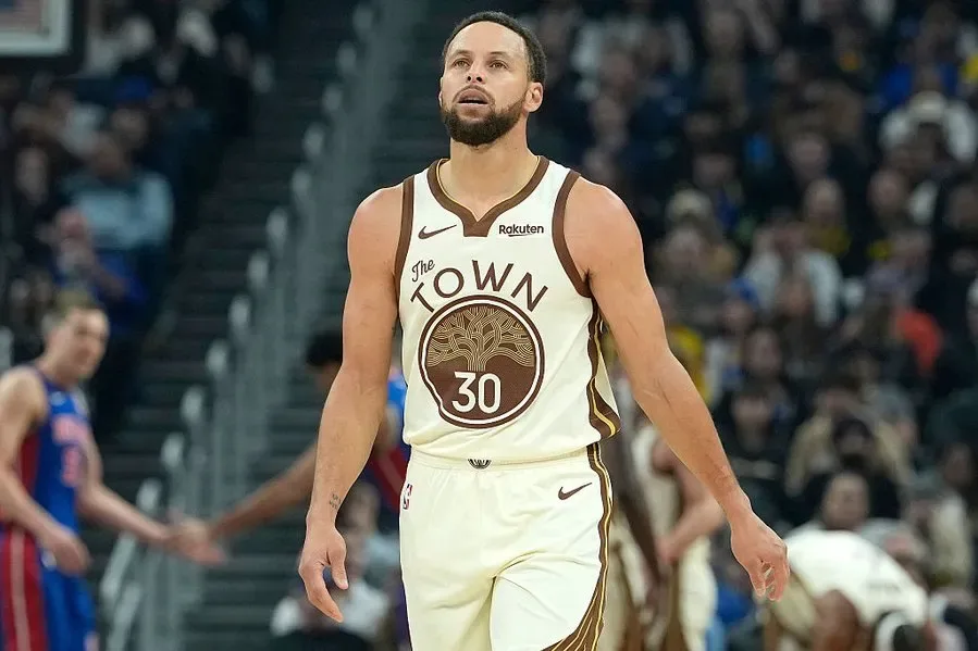 Realitas Pahit di Chase Center: Stephen Curry Absen Lebih Lama, Harapan Playoff Warriors Terancam