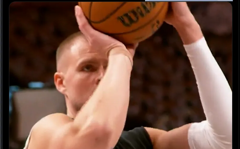 Misteri Medis di Golden State: Steve Kerr Sebut Komentarnya Soal Porzingis Sebagai "Kesalahan Bodoh"