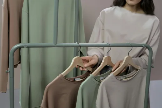 Estetika Lebaran 2026: Strategi Kombinasi Tekstur Tile dan Satin dalam Tren "Quiet Luxury"