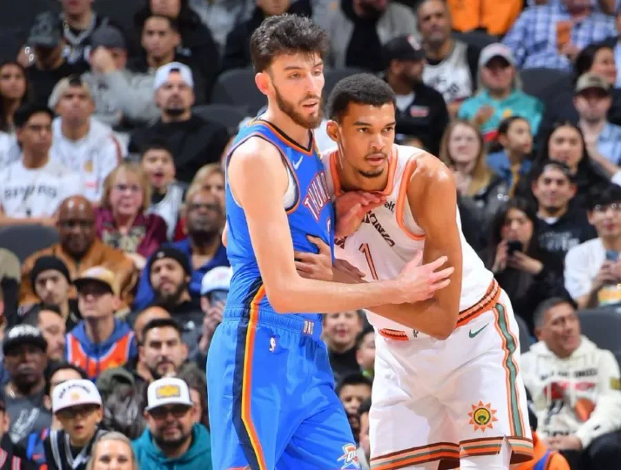 Duel Darah Muda: Chet Holmgren Tampil Perkasa, OKC Thunder Berhasil Redam Kebangkitan New York Knicks!