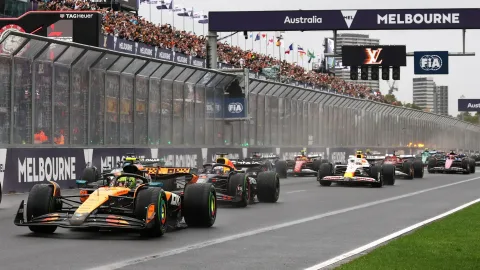 Waspada Mercedes: Charles Leclerc Sebut Kecepatan Balap Tim Silver Arrows Sangat Mengesankan di Melbourne