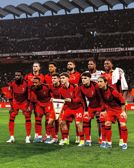 Analisis "Sliding Doors" Derby della Madonnina: Dinamika Perebutan Strategis AC Milan dan Inter Milan