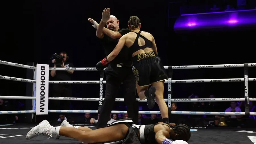 Gempar! Legenda Olimpiade Jade Jones Terkapar KO di Tangan Egypt Criss dalam Debut Misfits Boxing!