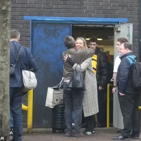 Kemiripan yang Mengejutkan: Kekasih Baru Noel Gallagher, Tori Cook, Disebut Mirip dengan Sang Mantan Istri