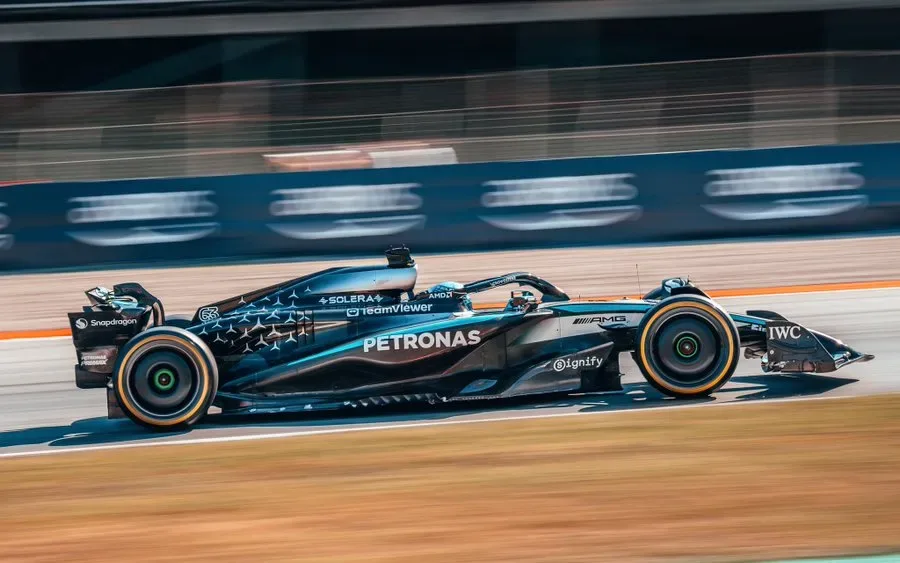 Dominasi di Balik Drama! George Russell Terpaksa Ganti Mesin Sebelum Menang di Melbourne—Mercedes Buktikan Kecepatan dan Ketahanan di Era Baru 2026!