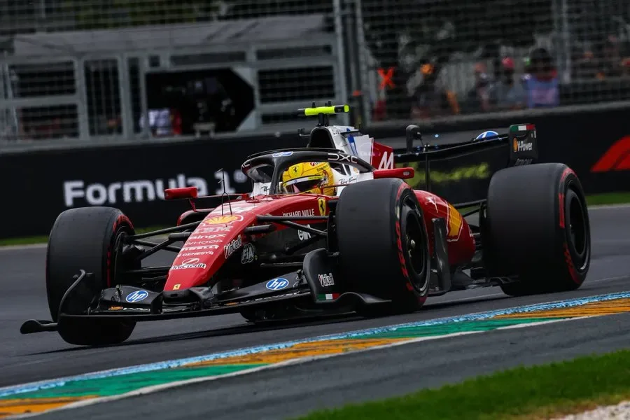 Internal Ferrari Memanas! Update Terbaru Jelang GP China: Lewis Hamilton dan Charles Leclerc Siap Uji Sayap 'Macarena'—Siapa yang Jadi Prioritas?