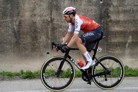 Paris-Nice 2026 Terancam Badai Salju! Cuaca Dingin Ekstrem Intai Tahapan Gunung Akhir Pekan Ini—Penyelenggara Siapkan Rencana Darurat Demi Keselamatan Pembalap!