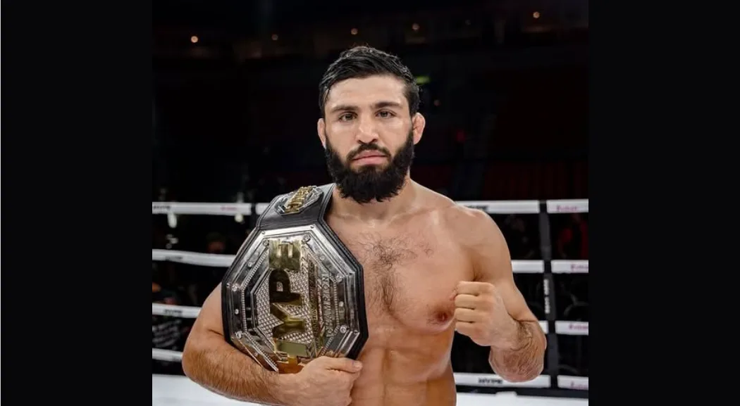 Dominasi Grappling: Arman Tsarukyan 'Tidurkan' Muhammad Mokaev di Brasil dan Langsung Tantang Juara BMF UFC
