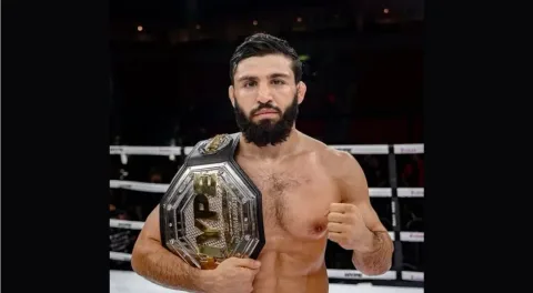 Dominasi Grappling: Arman Tsarukyan 'Tidurkan' Muhammad Mokaev di Brasil dan Langsung Tantang Juara BMF UFC