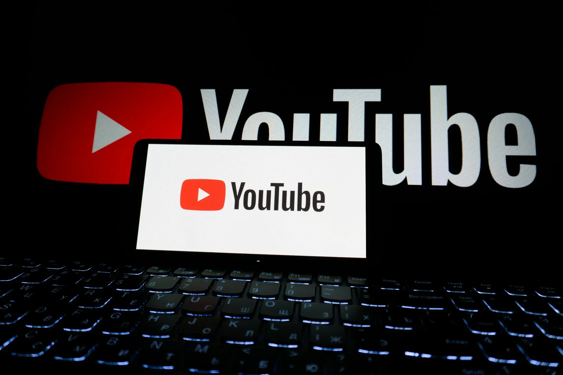 Langkah Agresif Google: YouTube Justru Sengaja Perburuk Pengalaman Nonton di Smart TV Lewat Iklan Unskippable