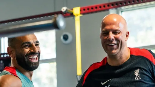 Realita Pahit Anfield: Arne Slot Akui Liverpool Masuk Fase Transisi, Siapkan Revolusi Transfer Gahar