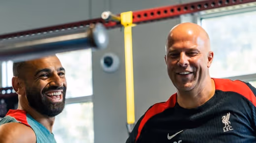 Realita Pahit Anfield: Arne Slot Akui Liverpool Masuk Fase Transisi, Siapkan Revolusi Transfer Gahar