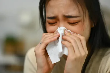 Mimpi Buruk Jadi Nyata! Wanita Ini Bersin Keluar Belatung Gara-gara Septum Bengkok