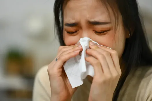 Mimpi Buruk Jadi Nyata! Wanita Ini Bersin Keluar Belatung Gara-gara Septum Bengkok