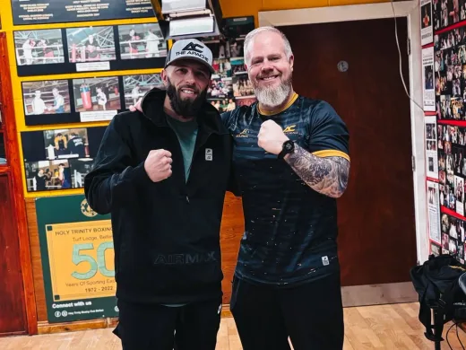 Kalahkan James Dickens, Anthony Cacace Rebut Sabuk Juara Kelas Super Bulu WBA